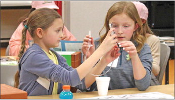 John Deere Horicon Works Brings ‘Introduce a  Girl to Engineering Day’ to Hustisford Middle